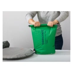 Therm-a-Rest BlockerLite Pumpsack 8 Therm-a-Rest BlockerLite Pumpsack -Therm-A-Rest 13228 thermarest blockerlite pump sack pine 20l flat b 834410